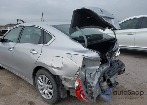 2015 Nissan Altima 2.5/2.5 S/2.5 Sl/2.5 Sv z USA, uszkodzony, nr VIN 1N4AL3AP3FC120431